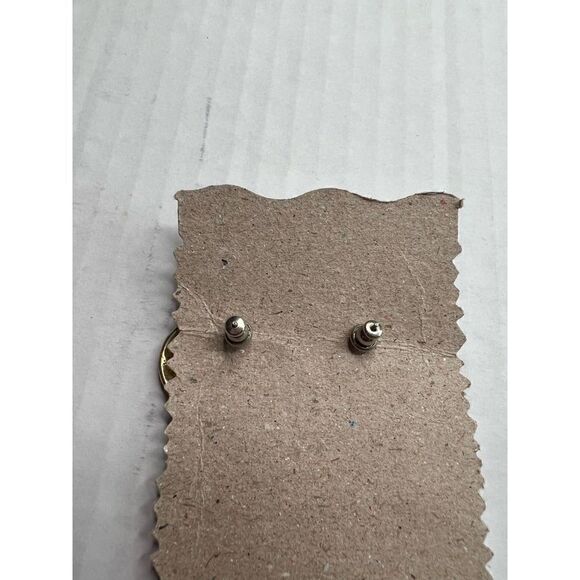 3/$15 or 5/$20 Vintage 1980’s black/ gold enamel earrings - Picture 2 of 5